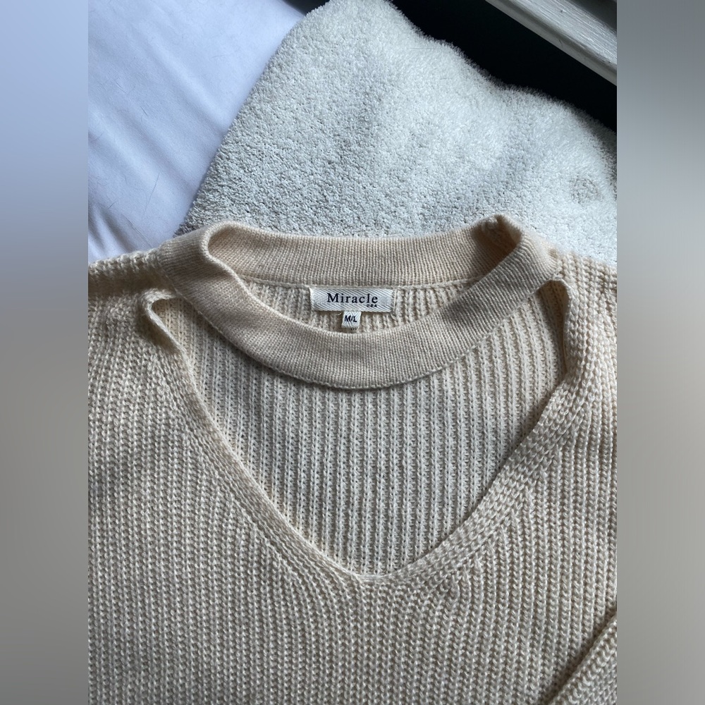 Cream Sweater - Picture 4 of 4